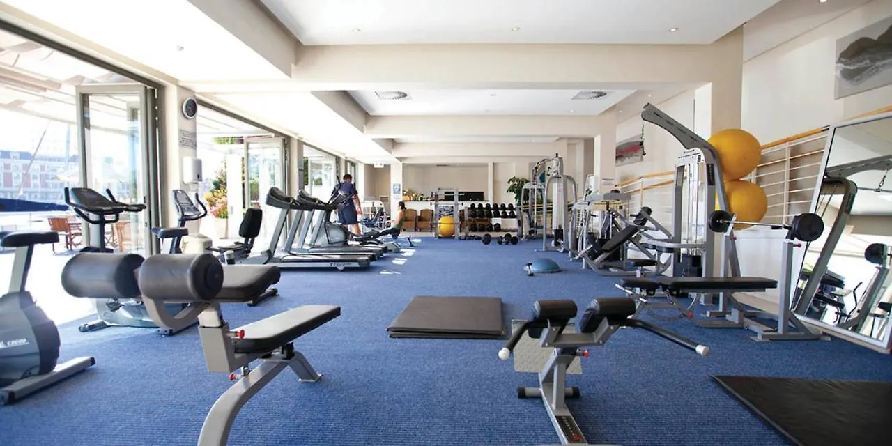 Three Bedroom Apartment - Fully Furnished And Equipped Κέιπ Τάουν