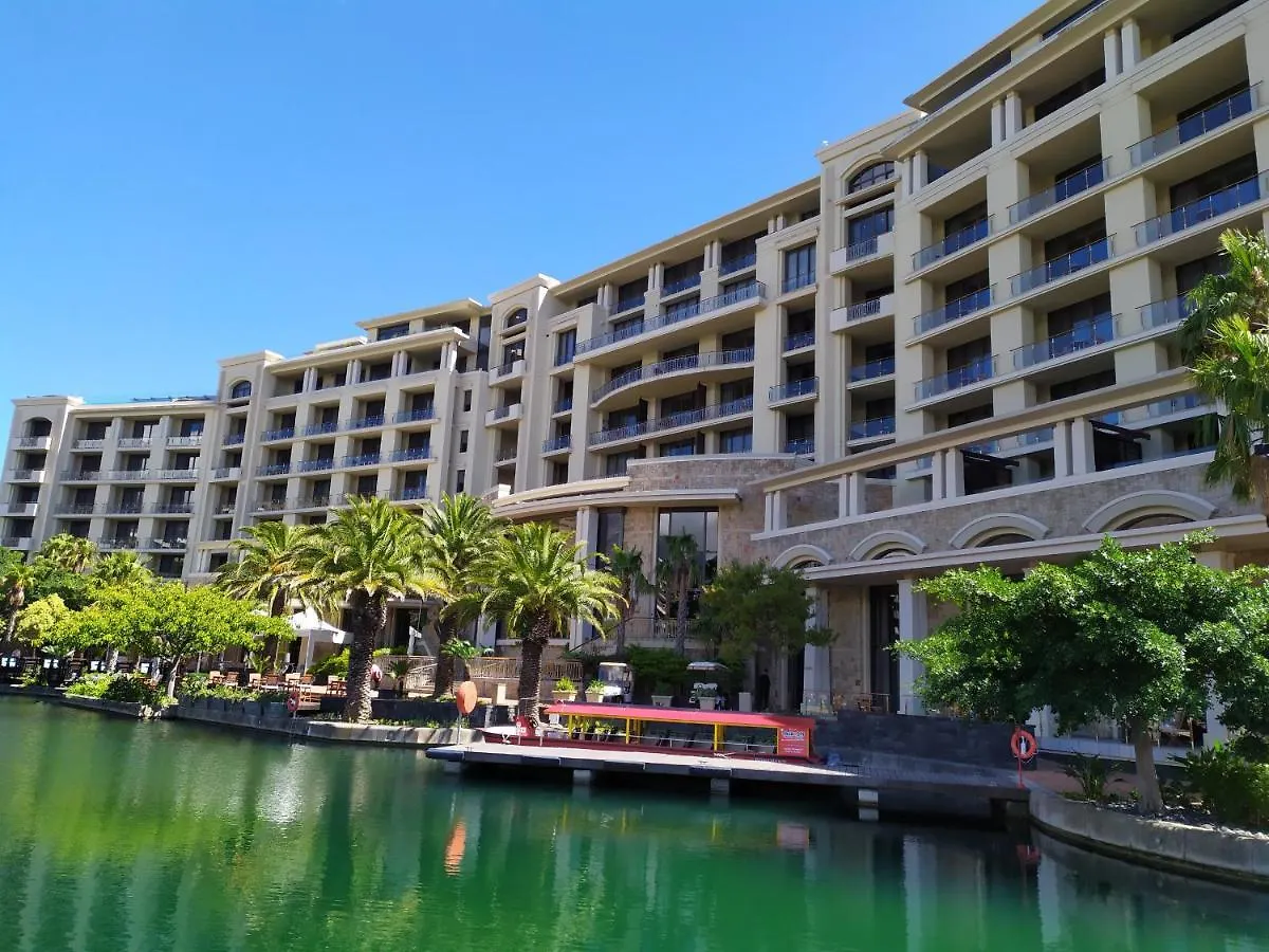 Three Bedroom Apartment - Fully Furnished And Equipped Κέιπ Τάουν 0*,  Νότια Αφρική