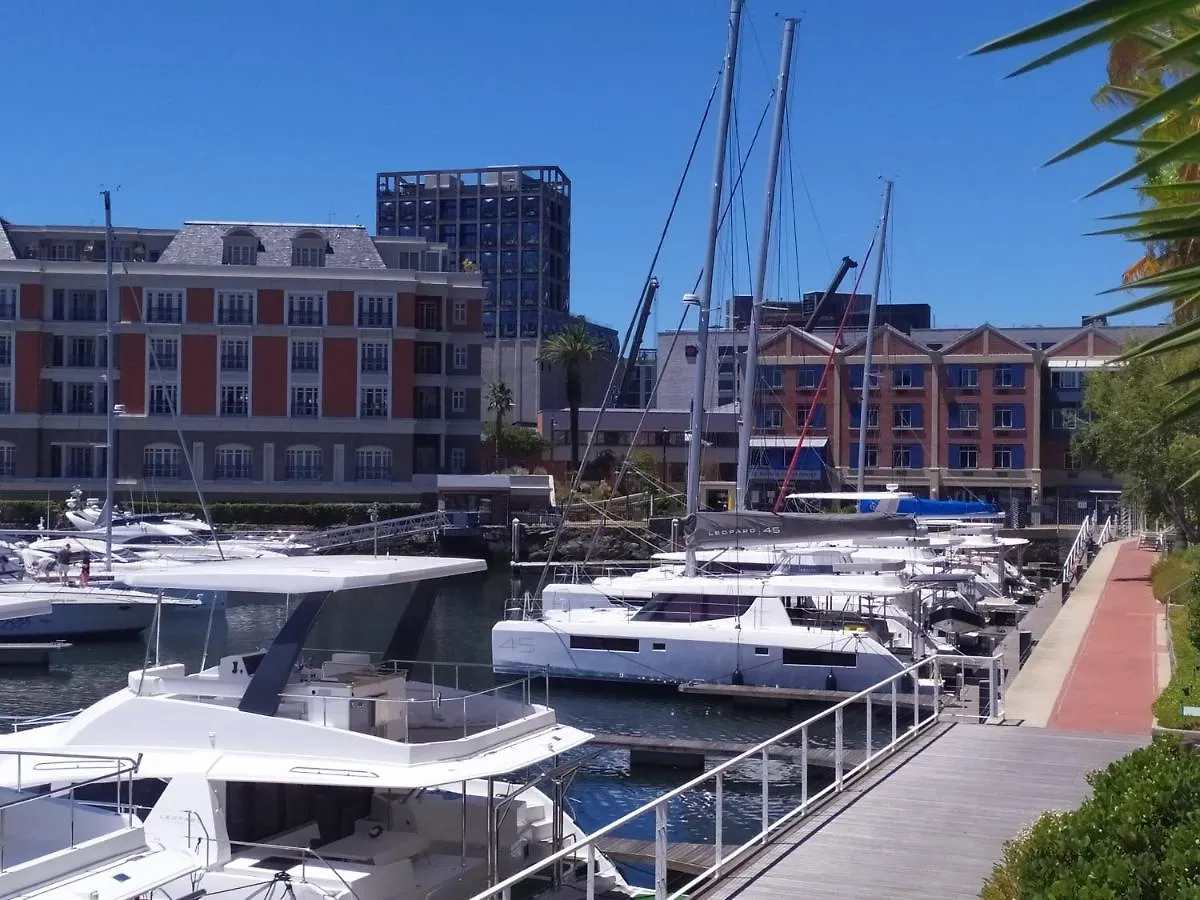Three Bedroom Apartment - Fully Furnished And Equipped Cape Town